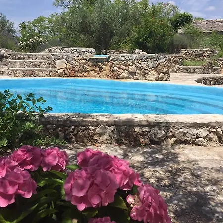 Nives דירה *